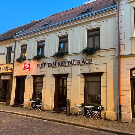 兹诺伊莫Vt6 House & Restaurant住宿加早餐旅馆 外观 照片