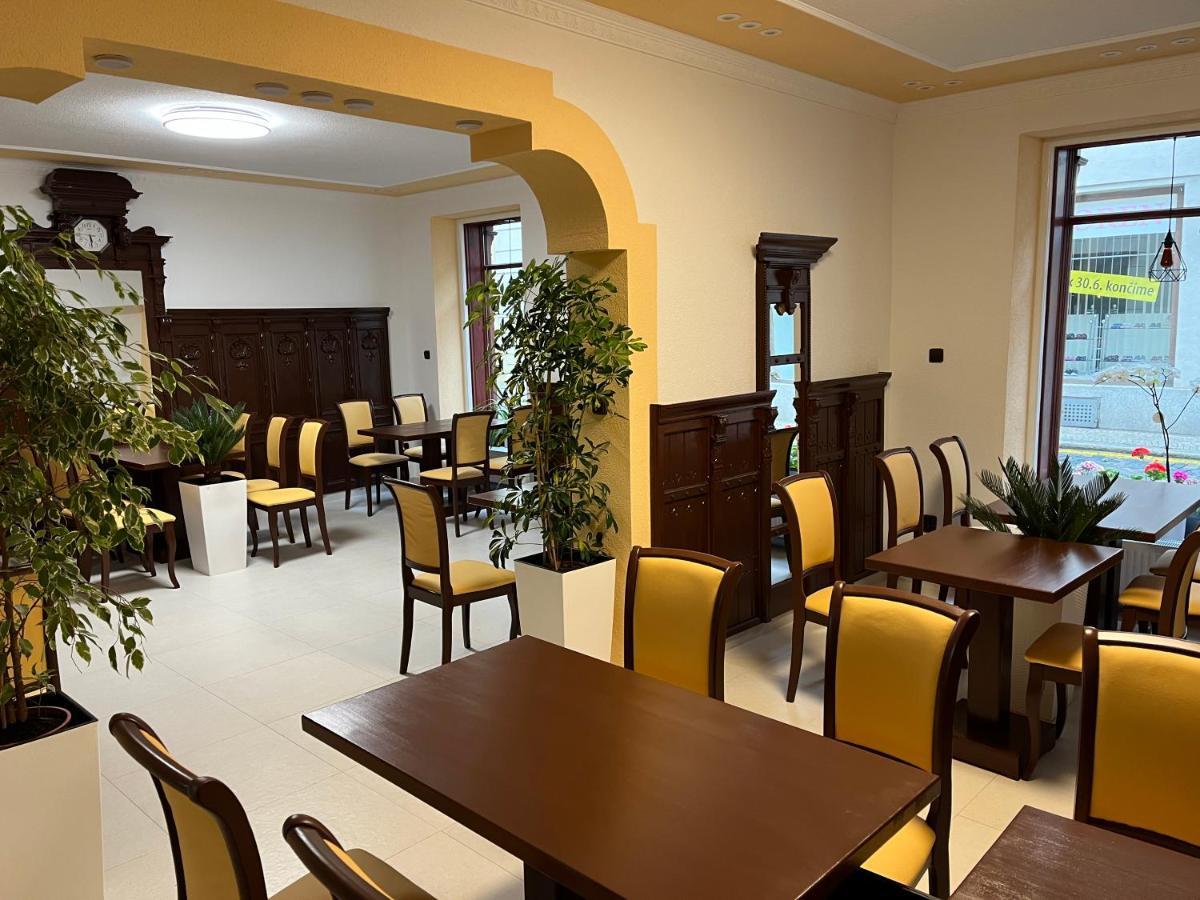 兹诺伊莫Vt6 House & Restaurant住宿加早餐旅馆 外观 照片