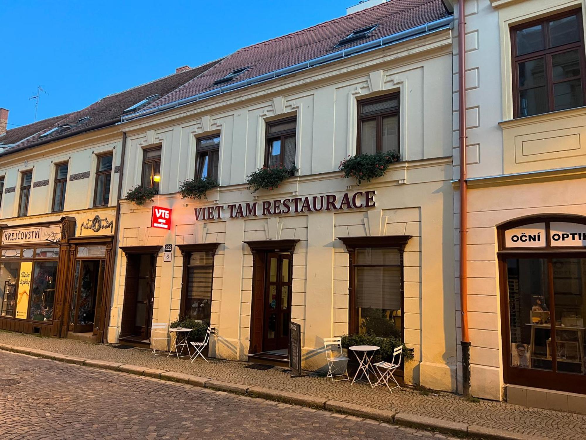 兹诺伊莫Vt6 House & Restaurant住宿加早餐旅馆 外观 照片